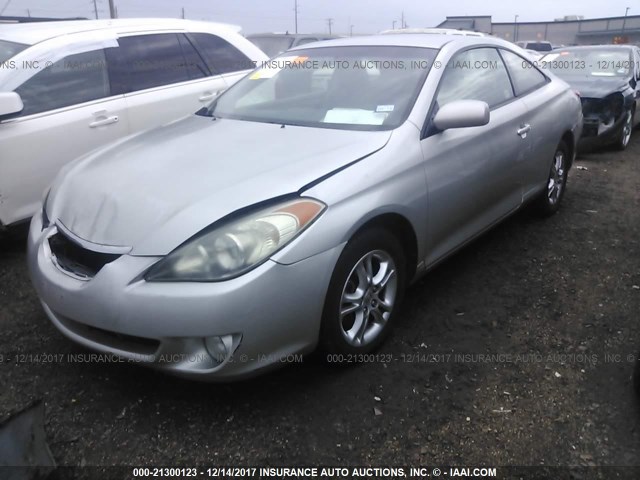 4T1CE38P06U749458 - 2006 TOYOTA CAMRY SOLARA SE/SLE ვერცხლისფერი ფოტო 2