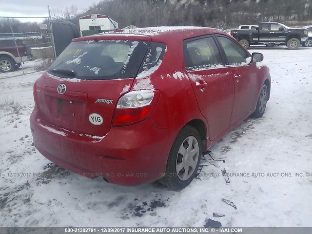 2T1KU40E09C189381 - 2009 TOYOTA COROLLA MATRIX  RED photo 4