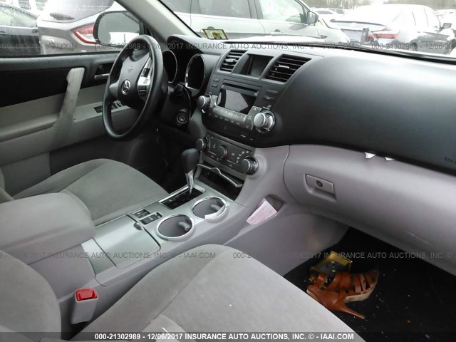 5TDBK3EH6CS148898 - 2012 TOYOTA HIGHLANDER SE SILVER photo 5