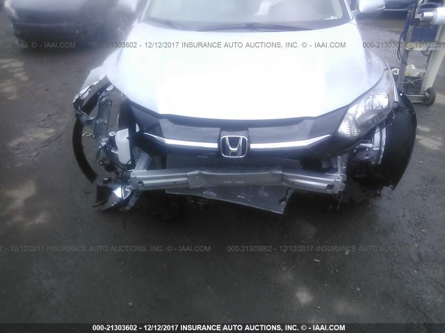 3CZRU6H51JM704831 - 2018 HONDA HR-V EX SILVER photo 6