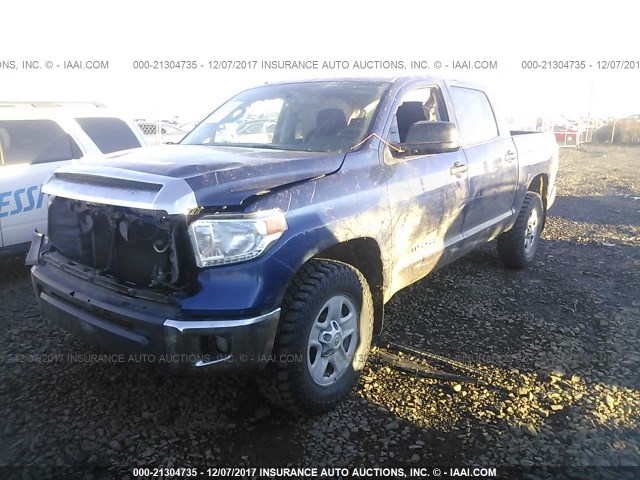 5TFDM5F13EX059058 - 2014 TOYOTA TUNDRA CREWMAX SR5 BLUE photo 2