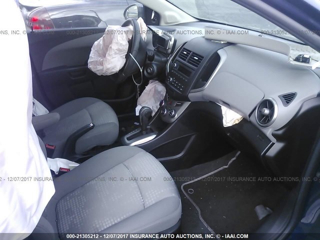 1G1JA6SH8F4219466 - 2015 CHEVROLET SONIC LS ლურჯი ფოტო 5