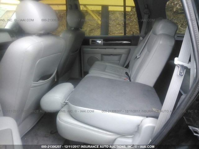 5LMFU28R34LJ23169 - 2004 LINCOLN NAVIGATOR BLACK photo 8