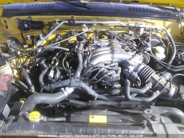 1N6ED27T84C418538 - 2004 NISSAN FRONTIER CREW CAB XE V6 YELLOW photo 10