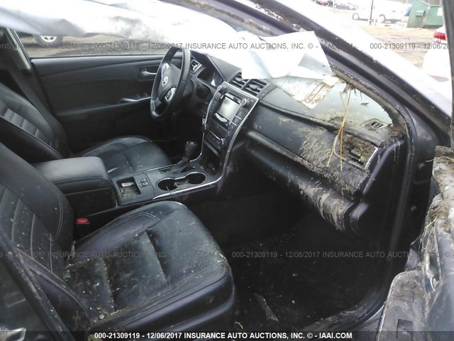 4T4BF1FK5FR446508 - 2015 TOYOTA CAMRY LE/XLE/SE/XSE Dark Brown photo 5