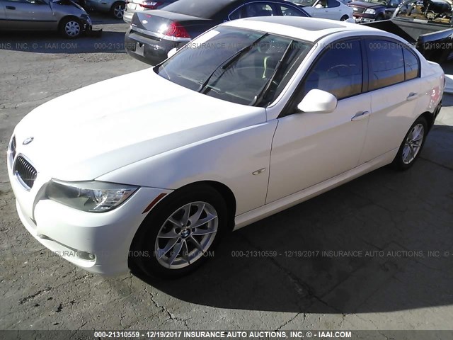 WBAPH5G55ANM70581 - 2010 BMW 328 I SULEV WHITE photo 2