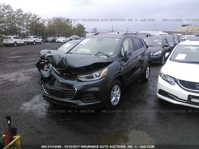 KL7CJLSBXHB182605 - 2017 CHEVROLET TRAX 1LT GRAY photo 2