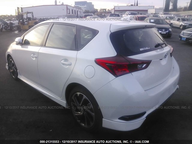 JTNKARJE8HJ543716 - 2017 TOYOTA COROLLA IM WHITE photo 3