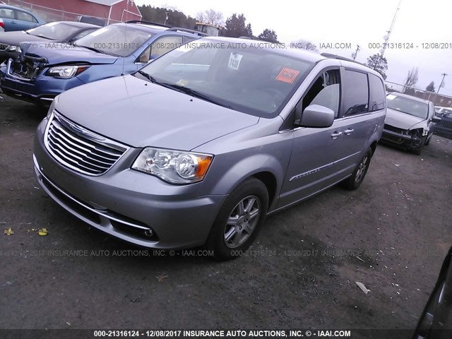 2C4RC1BG3DR629648 - 2013 CHRYSLER TOWN & COUNTRY TOURING SILVER photo 2