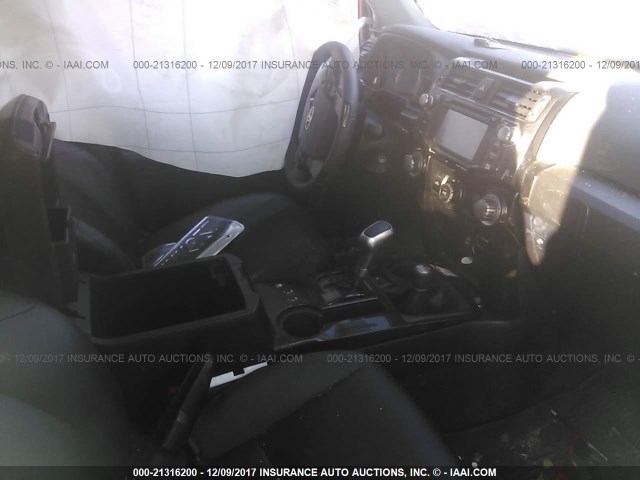 JTEBU5JR4H5456083 - 2017 TOYOTA 4RUNNER SR5 PREM/LTDL/TRAIL/TRD SILVER photo 5