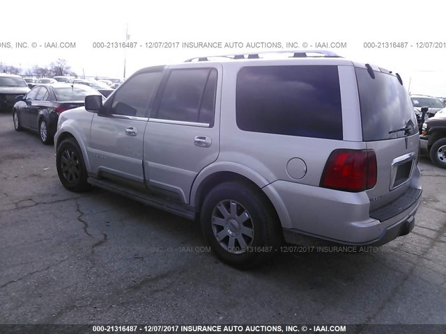 5LMFU28R83LJ05247 - 2003 LINCOLN NAVIGATOR SILVER photo 3