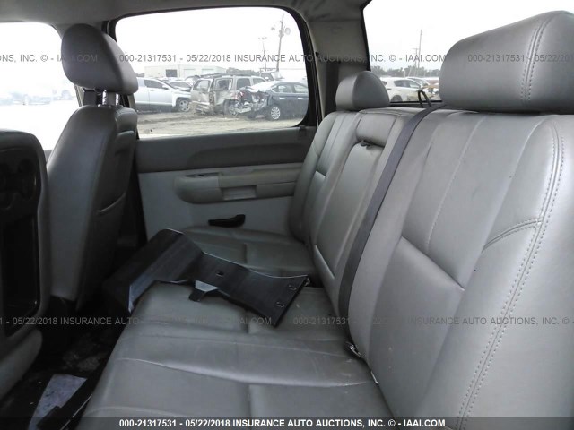 1GC1CVC8XBF113111 - 2011 CHEVROLET SILVERADO C2500 HEAVY DUTY WHITE photo 8