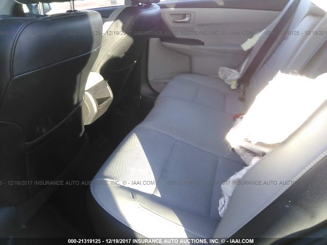 4T1BF1FK3HU752667 - 2017 TOYOTA CAMRY LE/XLE/SE/XSE Schwarz Foto 8