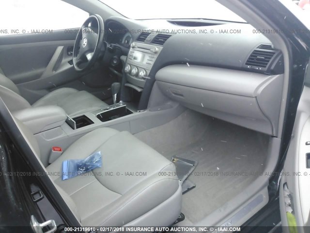 4T1BF3EK4AU033236 - 2010 TOYOTA CAMRY SE/LE/XLE 黑色 照片 5