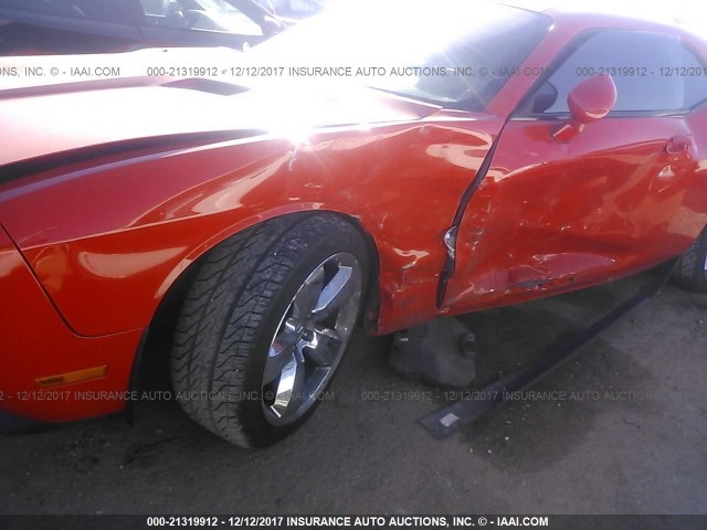 2B3LJ74W08H300356 - 2008 DODGE CHALLENGER SRT-8 ORANGE photo 6