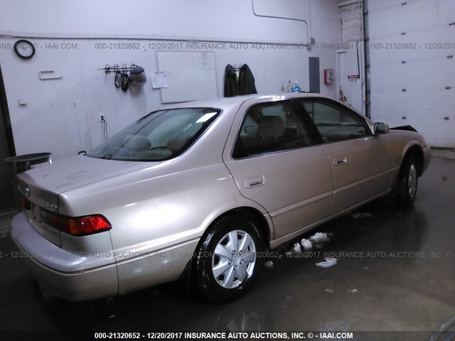 4T1BG22K9XU896246 - 1999 TOYOTA CAMRY CE/LE/XLE 金色 照片 4