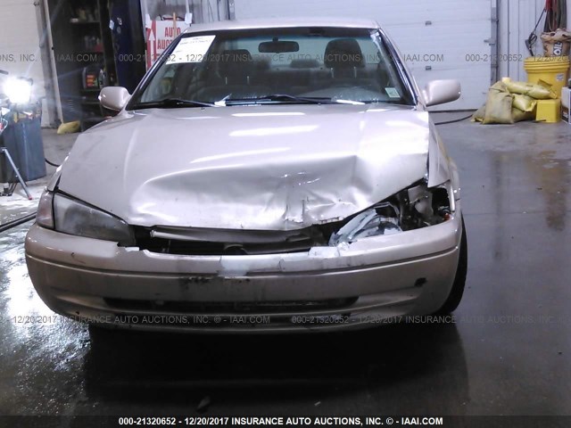 4T1BG22K9XU896246 - 1999 TOYOTA CAMRY CE/LE/XLE 金色 照片 6