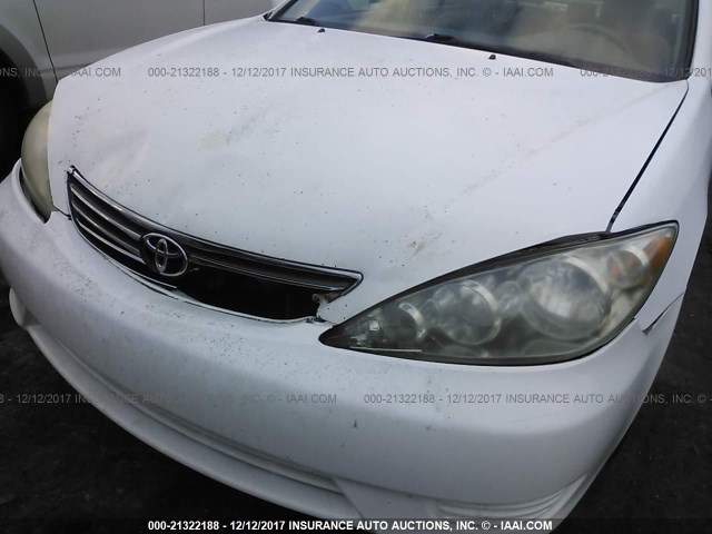 4T1BE32K25U620600 - 2005 TOYOTA CAMRY LE/XLE/SE 白色 照片 6