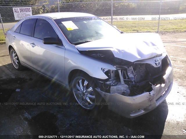 4T1BF3EK9BU770773 - 2011 TOYOTA CAMRY SE/LE/XLE SILVER photo 1