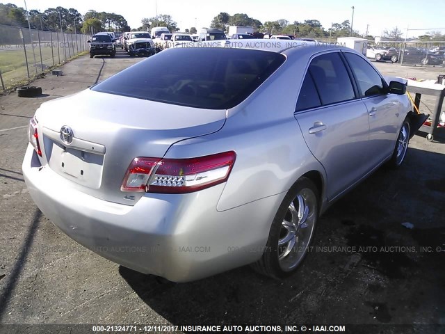 4T1BF3EK9BU770773 - 2011 TOYOTA CAMRY SE/LE/XLE SILVER photo 4