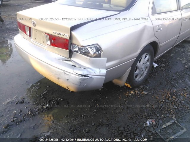 4T1BG22K81U810268 - 2001 TOYOTA CAMRY CE/LE/XLE ბეჟი ფოტო 6