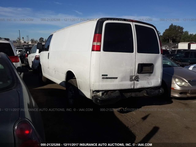 1GCZGFAA0A1182694 - 2010 CHEVROLET EXPRESS G2500  WHITE photo 3