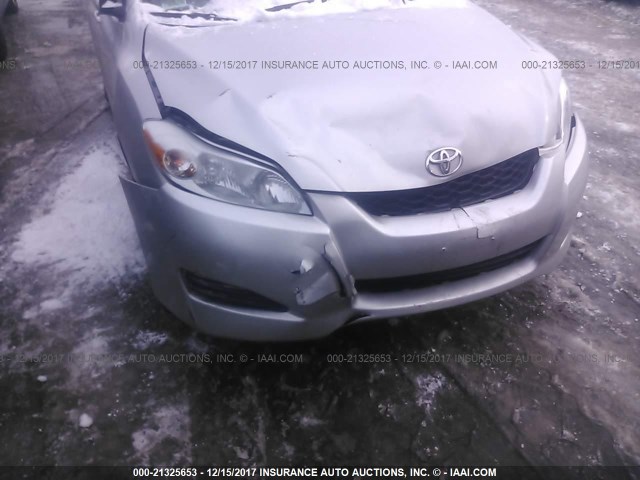 2T1KU40E39C054105 - 2009 TOYOTA COROLLA MATRIX  SILVER photo 6
