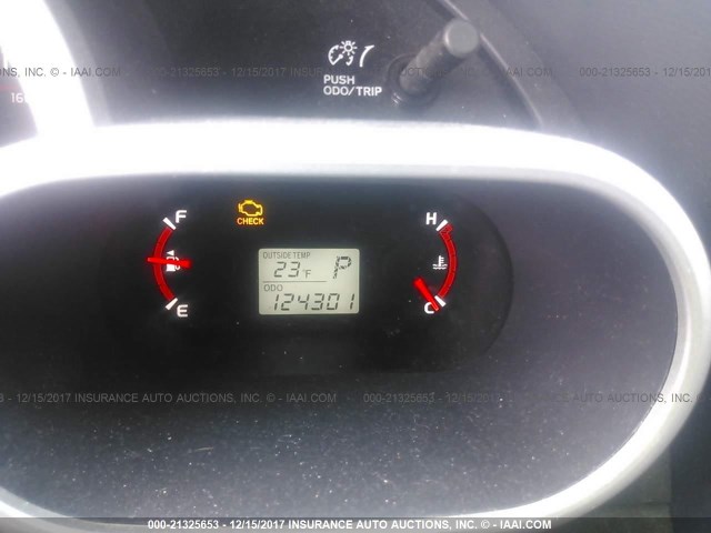 2T1KU40E39C054105 - 2009 TOYOTA COROLLA MATRIX  SILVER photo 7