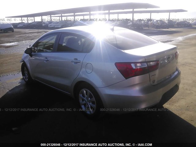 KNADM4A39H6036068 - 2017 KIA RIO LX Արծաթագույն լուսանկար 3
