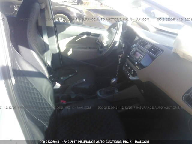KNADM4A39H6036068 - 2017 KIA RIO LX Արծաթագույն լուսանկար 5