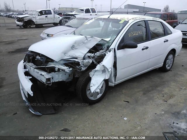 1FAFP34N07W245276 - 2007 FORD FOCUS ZX4/S/SE/SES WHITE photo 2