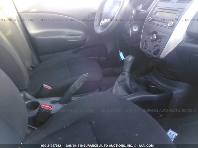 3N1CE2CPXFL368512 - 2015 NISSAN VERSA NOTE S/S PLUS/SV/SL/SR SILVER photo 5