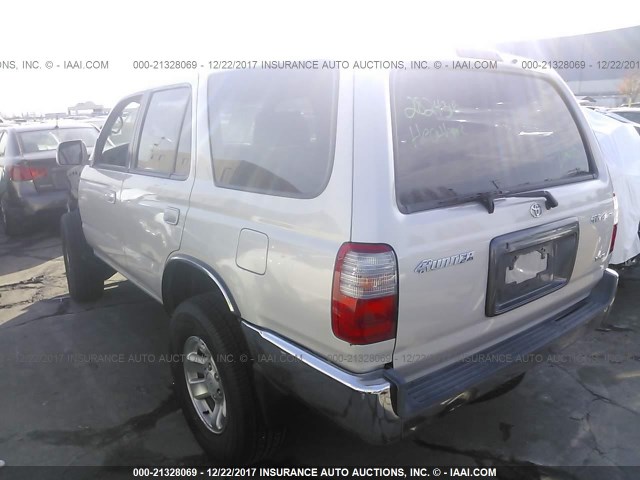 JT3HN86R2X0221042 - 1999 TOYOTA 4RUNNER SR5 SILVER photo 3