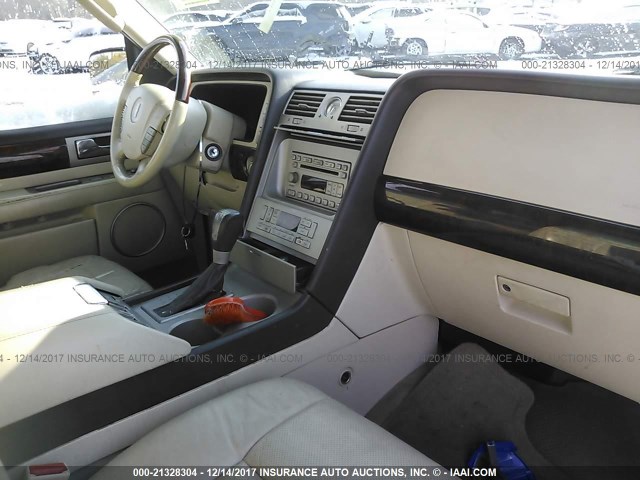 5LMFU28R73LJ15591 - 2003 LINCOLN NAVIGATOR 白色 照片 5