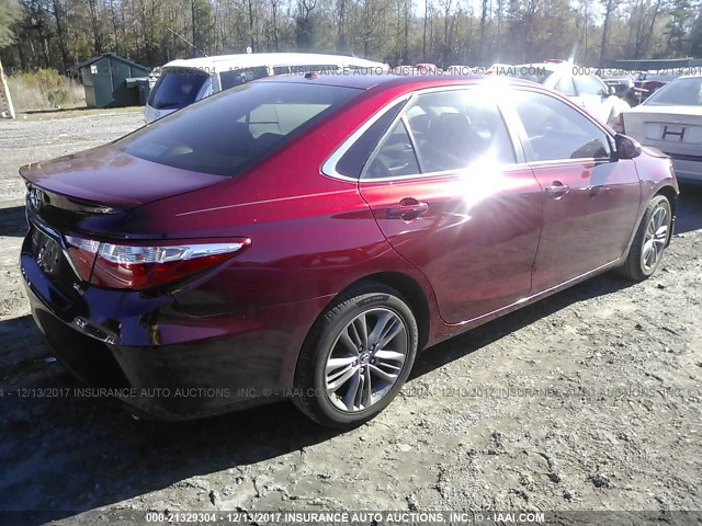 4T1BF1FK8FU886331 - 2015 TOYOTA CAMRY LE/XLE/SE/XSE BURGUNDY photo 4