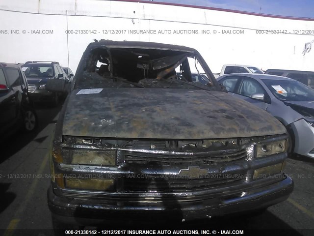 1GNGK26J7TJ358531 - 1996 CHEVROLET SUBURBAN K2500 BROWN photo 6