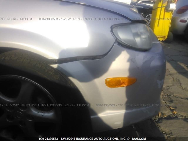 JM1BJ245921461668 - 2002 MAZDA PROTEGE PR5 银色 照片 6