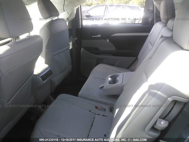5TDKKRFH8FS041101 - 2015 TOYOTA HIGHLANDER XLE ვერცხლისფერი ფოტო 8