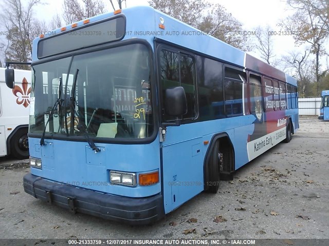 15GGD211651076161 - 2005 GILLIG TRANSIT BUS LOW BLUE photo 2