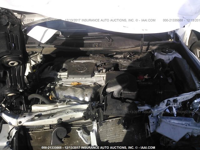 4T1BF1FK1GU122404 - 2016 TOYOTA CAMRY LE/XLE/SE/XSE თეთრი ფოტო 10