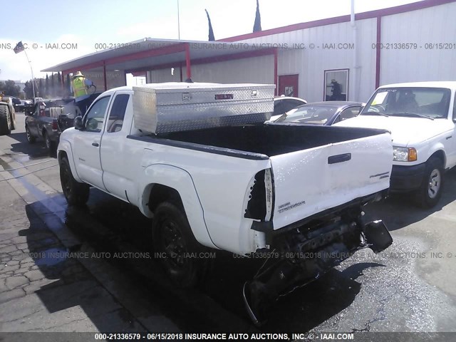 5TFTX4GN4BX004452 - 2011 TOYOTA TACOMA PRERUNNER ACCESS CAB WHITE photo 3