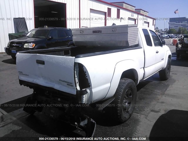 5TFTX4GN4BX004452 - 2011 TOYOTA TACOMA PRERUNNER ACCESS CAB WHITE photo 4