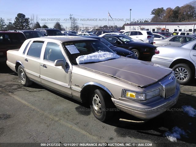 1LNLM81W8VY741701 - 1997 LINCOLN TOWN CAR EXECUTIVE GOLD photo 1