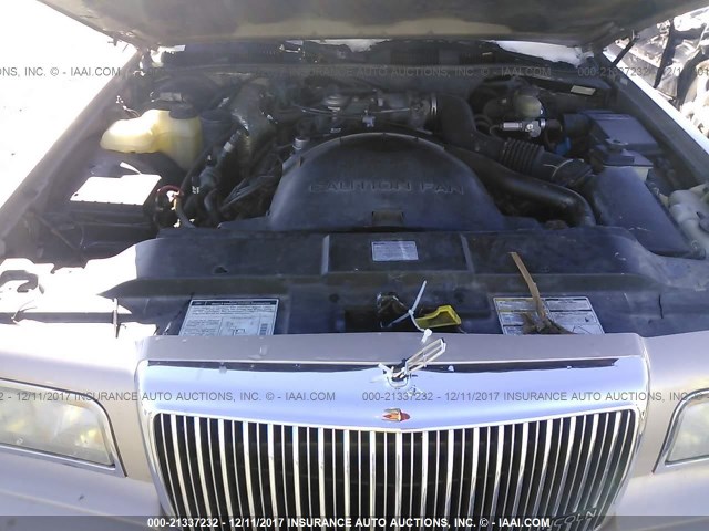 1LNLM81W8VY741701 - 1997 LINCOLN TOWN CAR EXECUTIVE GOLD photo 10