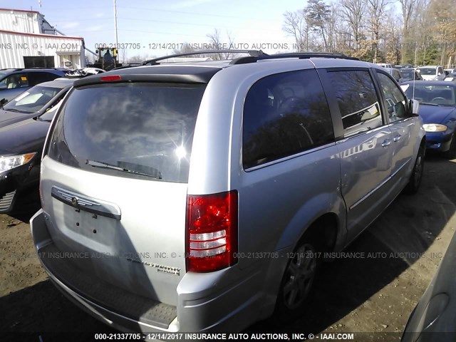 2A4RR5D12AR305210 - 2010 CHRYSLER TOWN & COUNTRY TOURING SILVER photo 4