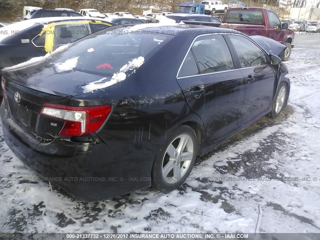 4T1BF1FK6CU045216 - 2012 TOYOTA CAMRY SE/LE/XLE BLACK photo 4