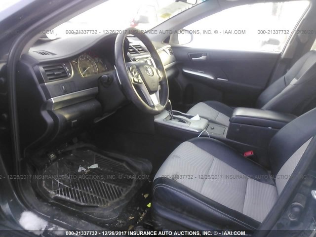 4T1BF1FK6CU045216 - 2012 TOYOTA CAMRY SE/LE/XLE BLACK photo 5