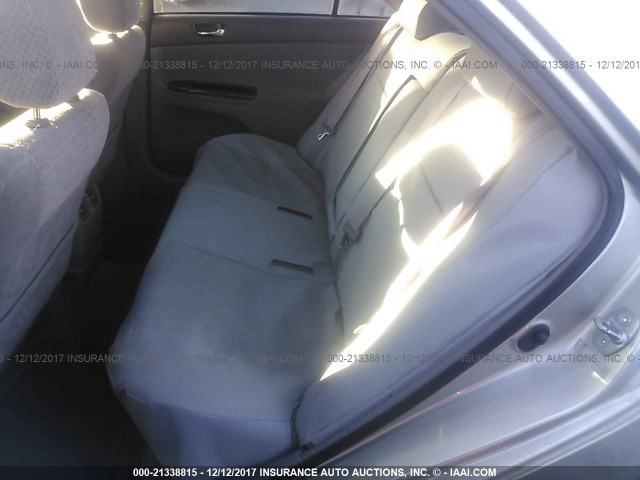 JTDBE32K220117897 - 2002 TOYOTA CAMRY LE/XLE/SE ვერცხლისფერი ფოტო 8