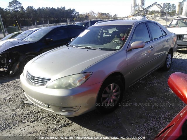 4T1BE32KX6U155968 - 2006 TOYOTA CAMRY LE/XLE/SE SILVER photo 2