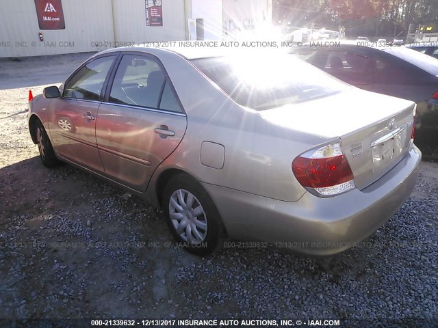 4T1BE32KX6U155968 - 2006 TOYOTA CAMRY LE/XLE/SE SILVER photo 3